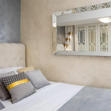 Beachfront Romilda * Makarska