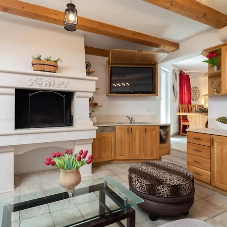 Beachfront Romilda * Makarska